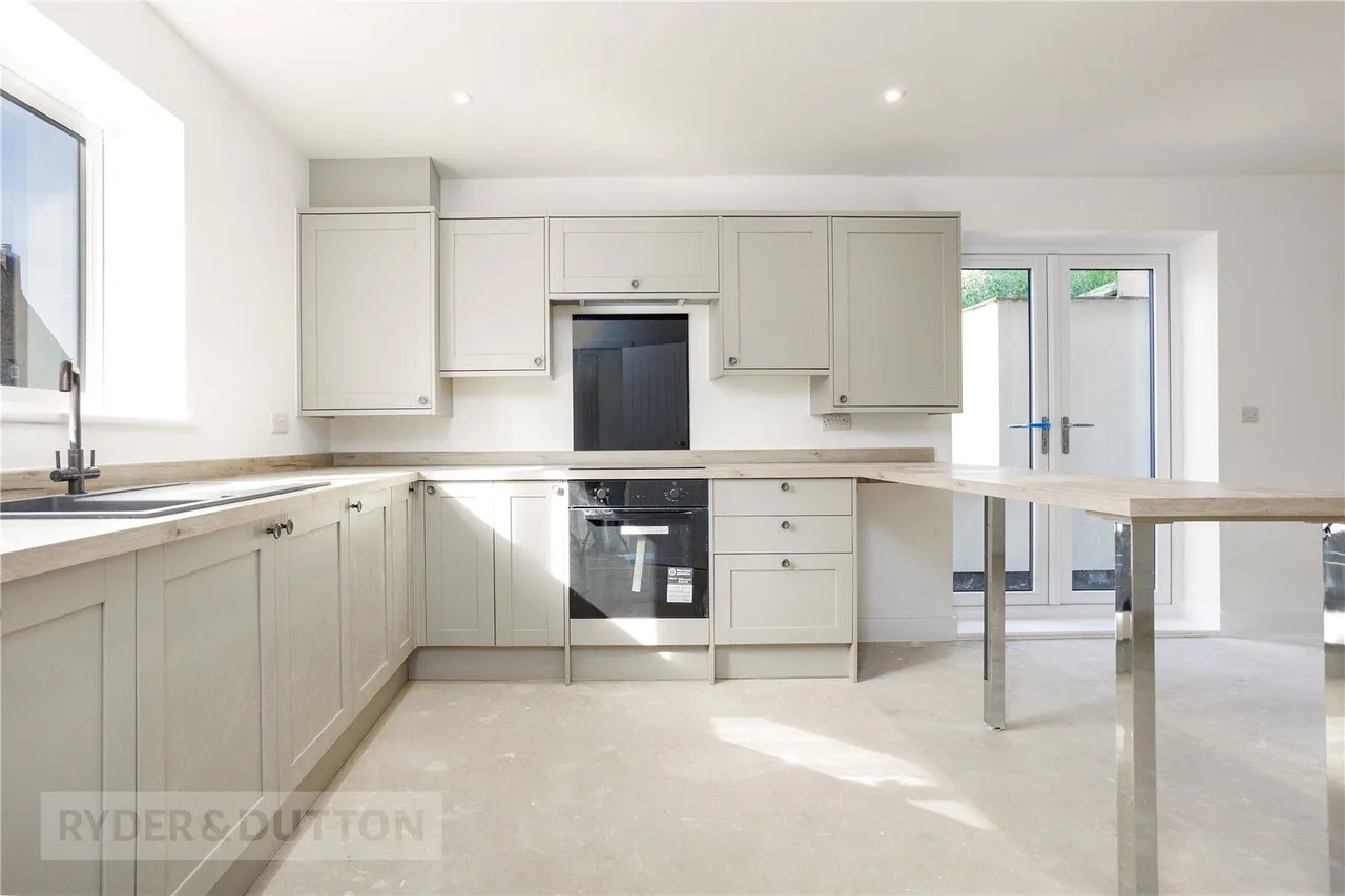3 bed house for sale, Stockport Road, Mossley, OL5