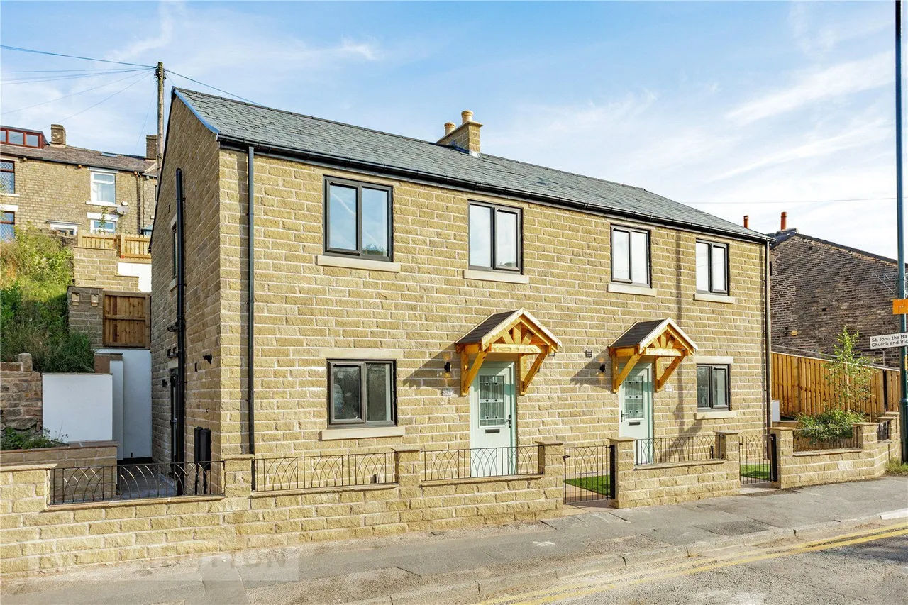 Stockport Road, Mossley, OL5, photo 2