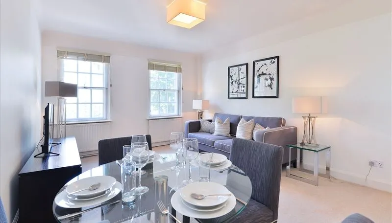 2 bed flat to rent, Fulham Road, Chelsea, SW3