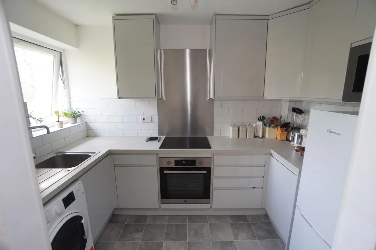 Eaton Avenue, High Wycombe, HP12, photo 8