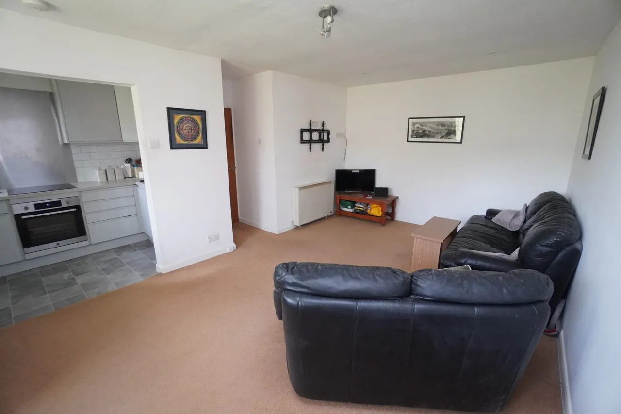 Eaton Avenue, High Wycombe, HP12, photo 9