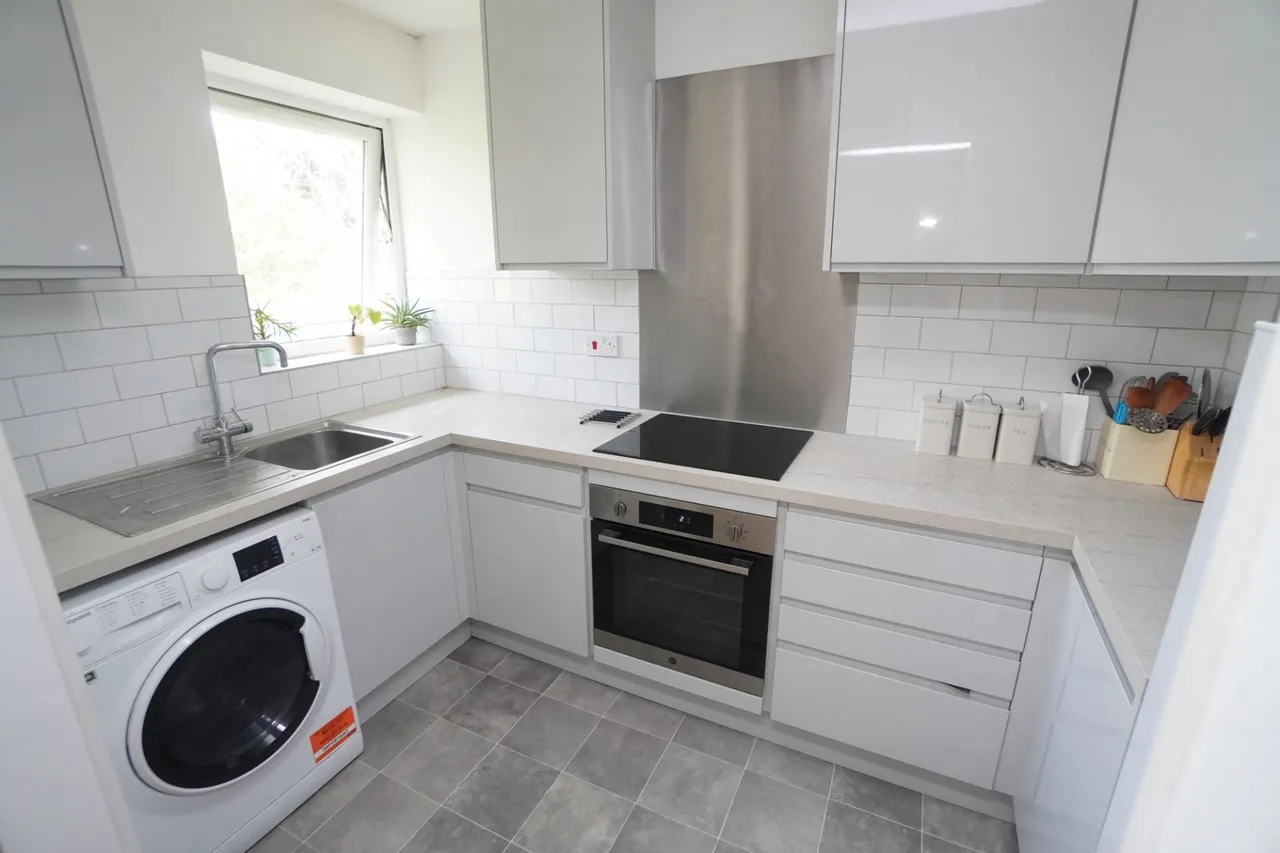Eaton Avenue, High Wycombe, HP12, photo 2