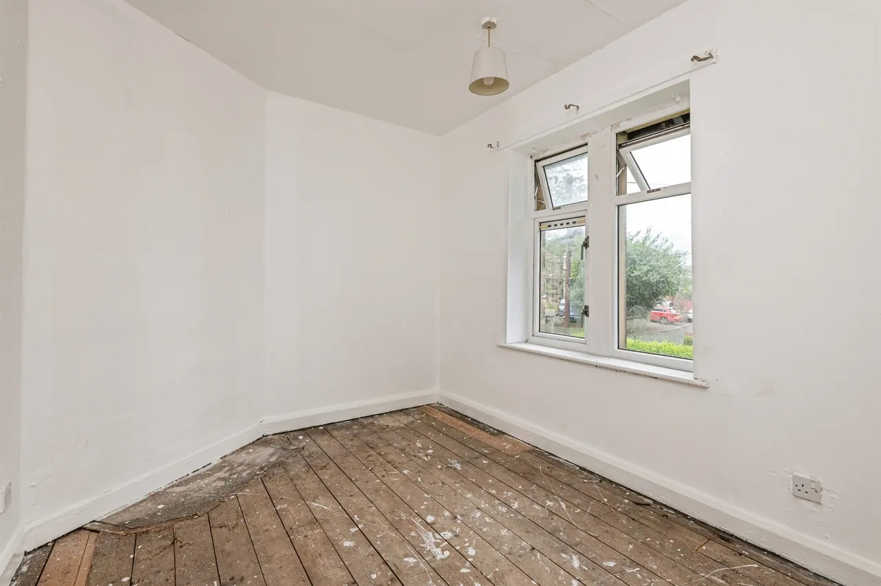Blackmoorfoot Road, Huddersfield, photo 7
