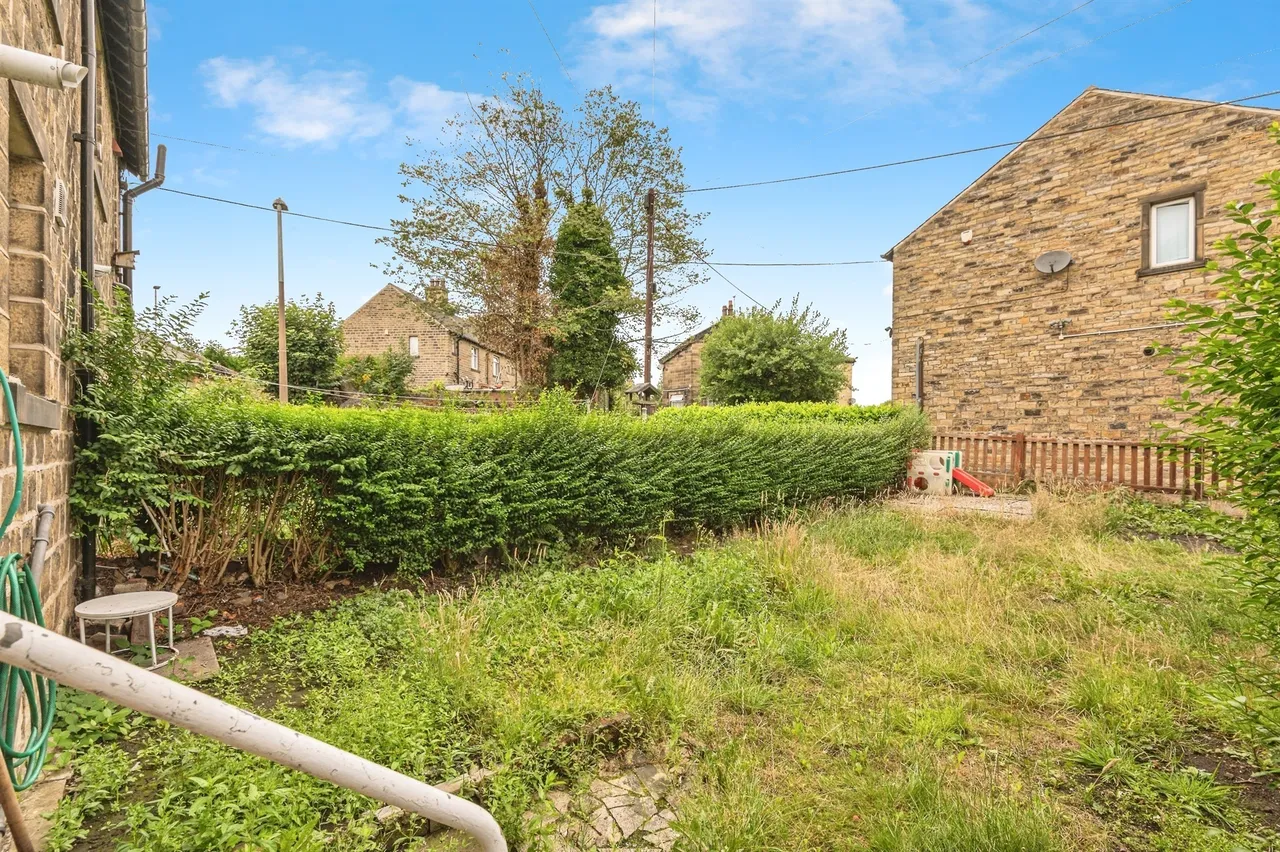 Blackmoorfoot Road, Huddersfield, photo 12