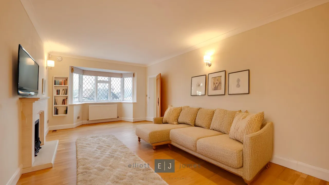 Spring Grove, Loughton, photo 3