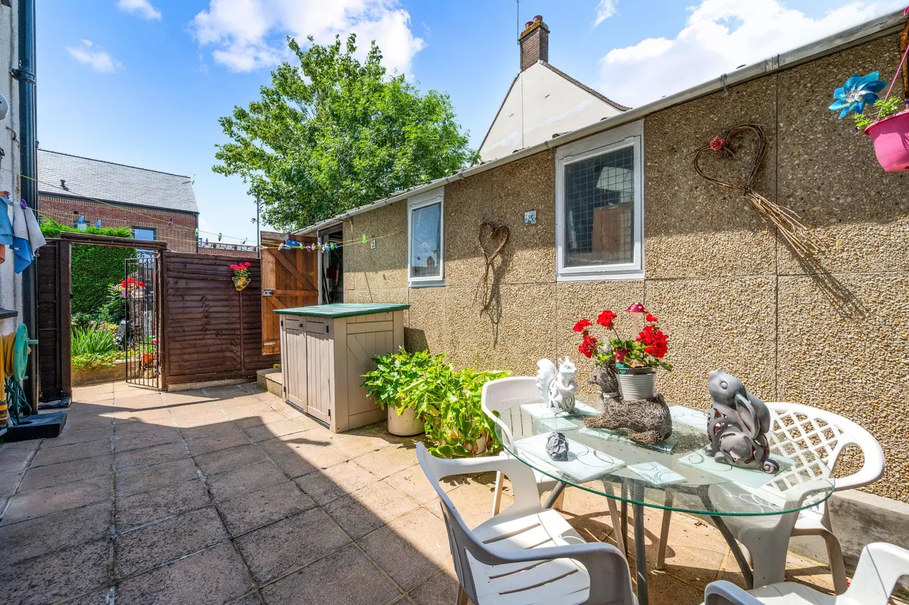 Almond Grove, Brentford, TW8, photo 5