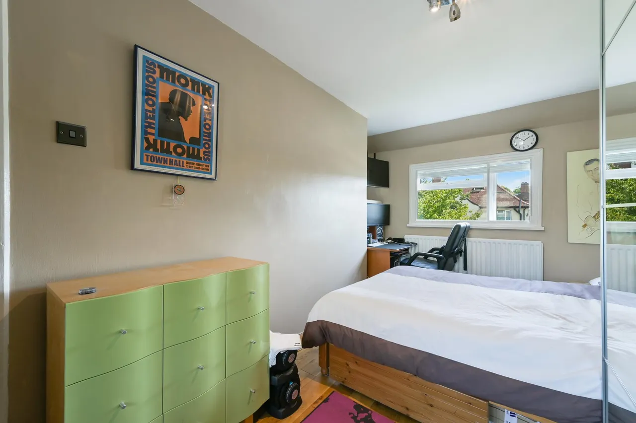 Almond Grove, Brentford, TW8, photo 8