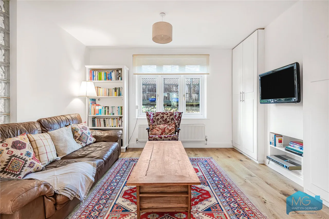 Coppetts Road, London, N10, photo 6