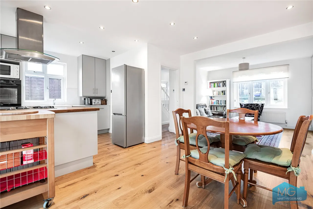 Coppetts Road, London, N10, photo 8