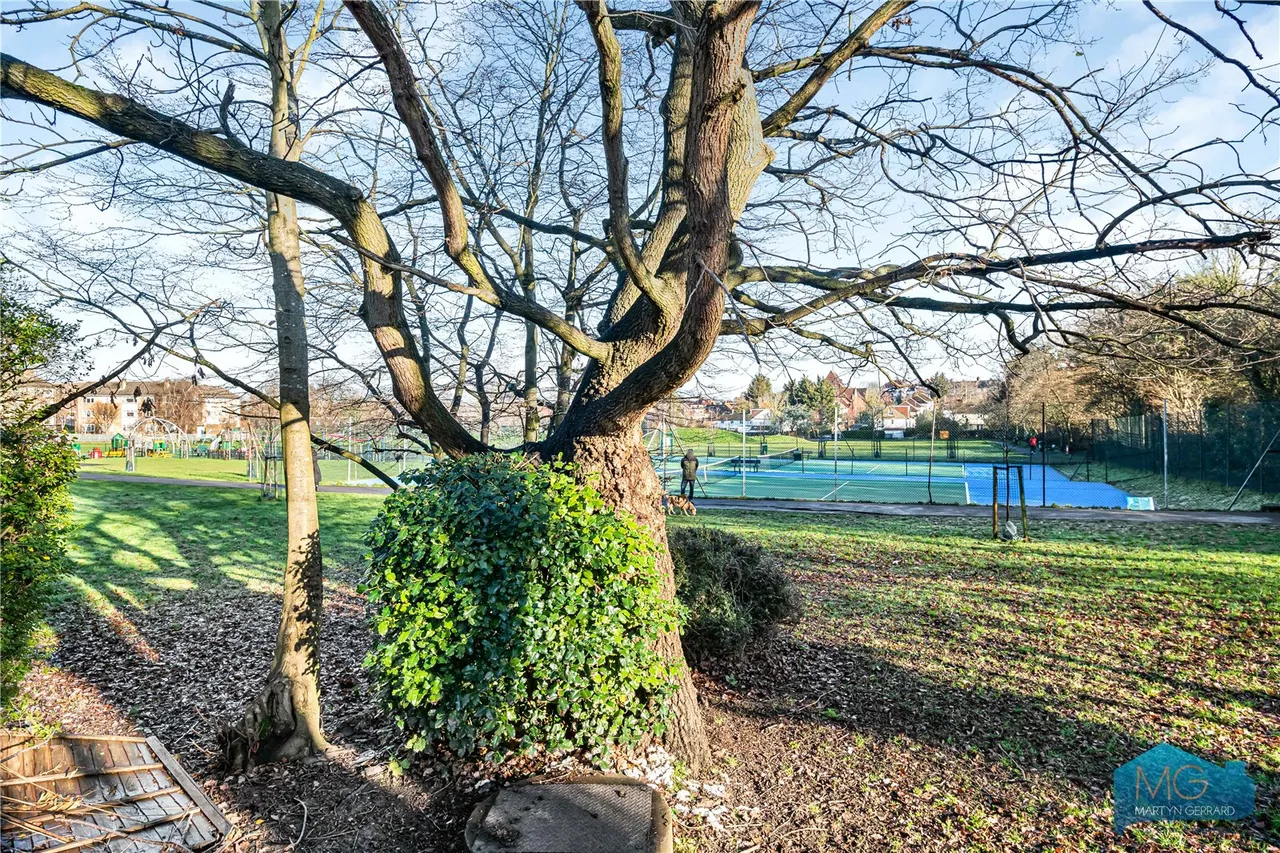 Coppetts Road, London, N10, photo 20