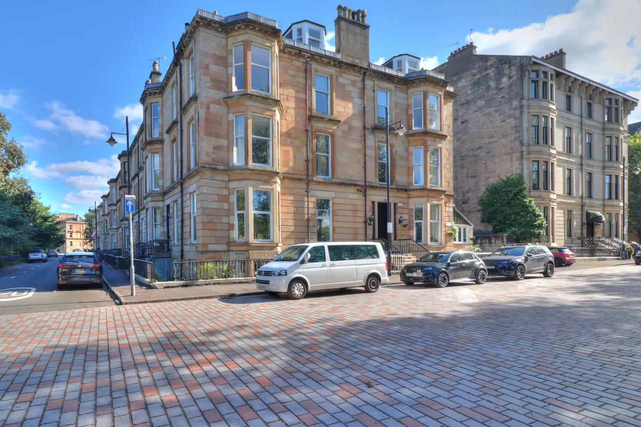 3 bed flat for sale, Parkgrove Terrace, Glasgow, G3
