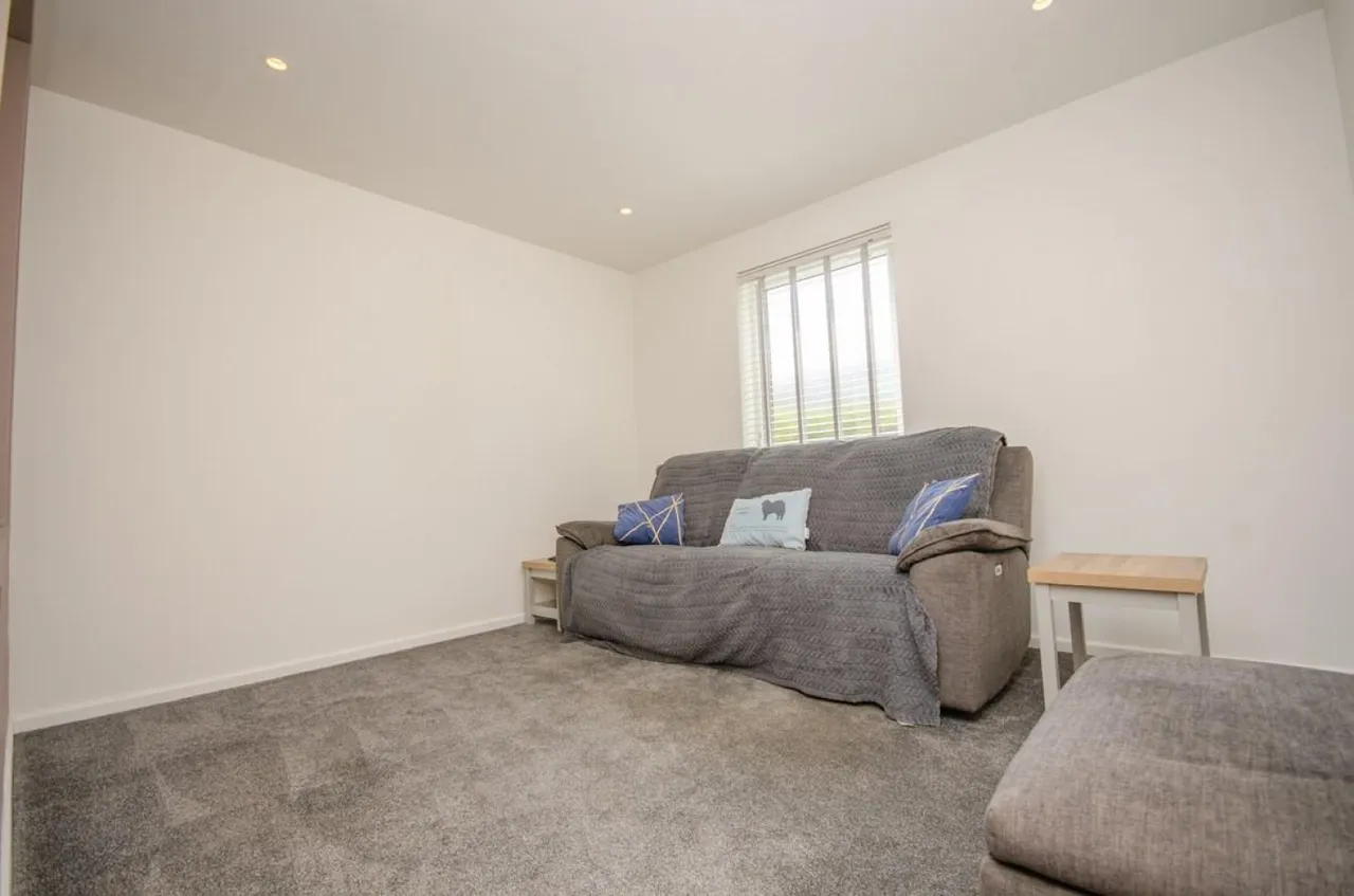 Sandringham Avenue, Downend, BS16, photo 7