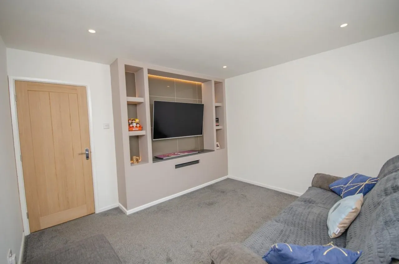 Sandringham Avenue, Downend, BS16, photo 6