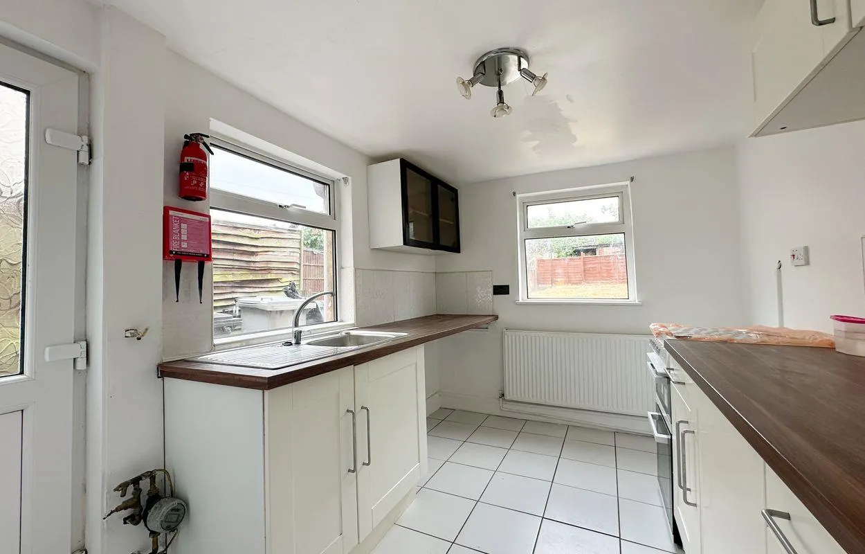 Station Road, Desborough, NN14, photo 5