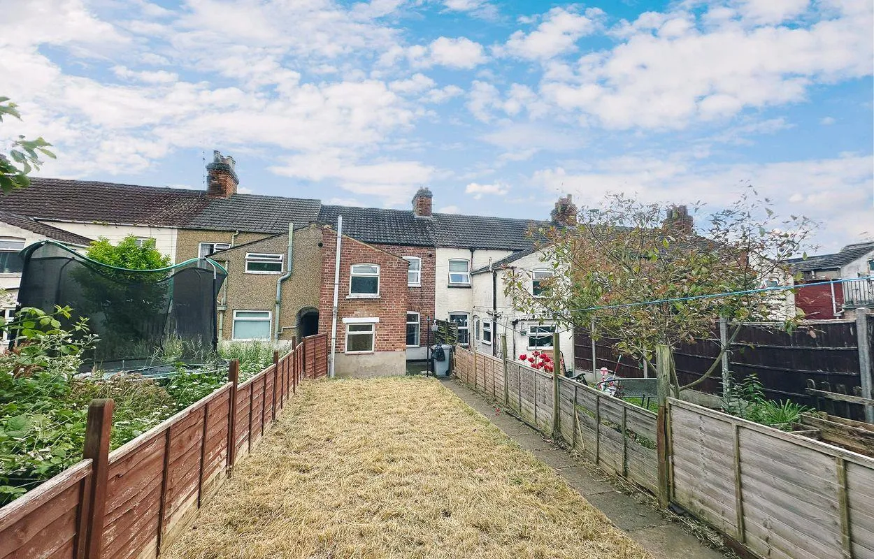 Station Road, Desborough, NN14, photo 10