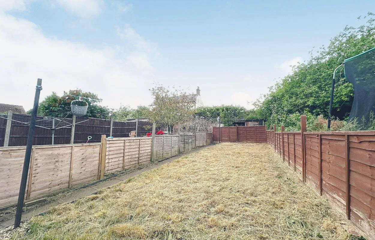 Station Road, Desborough, NN14, photo 2