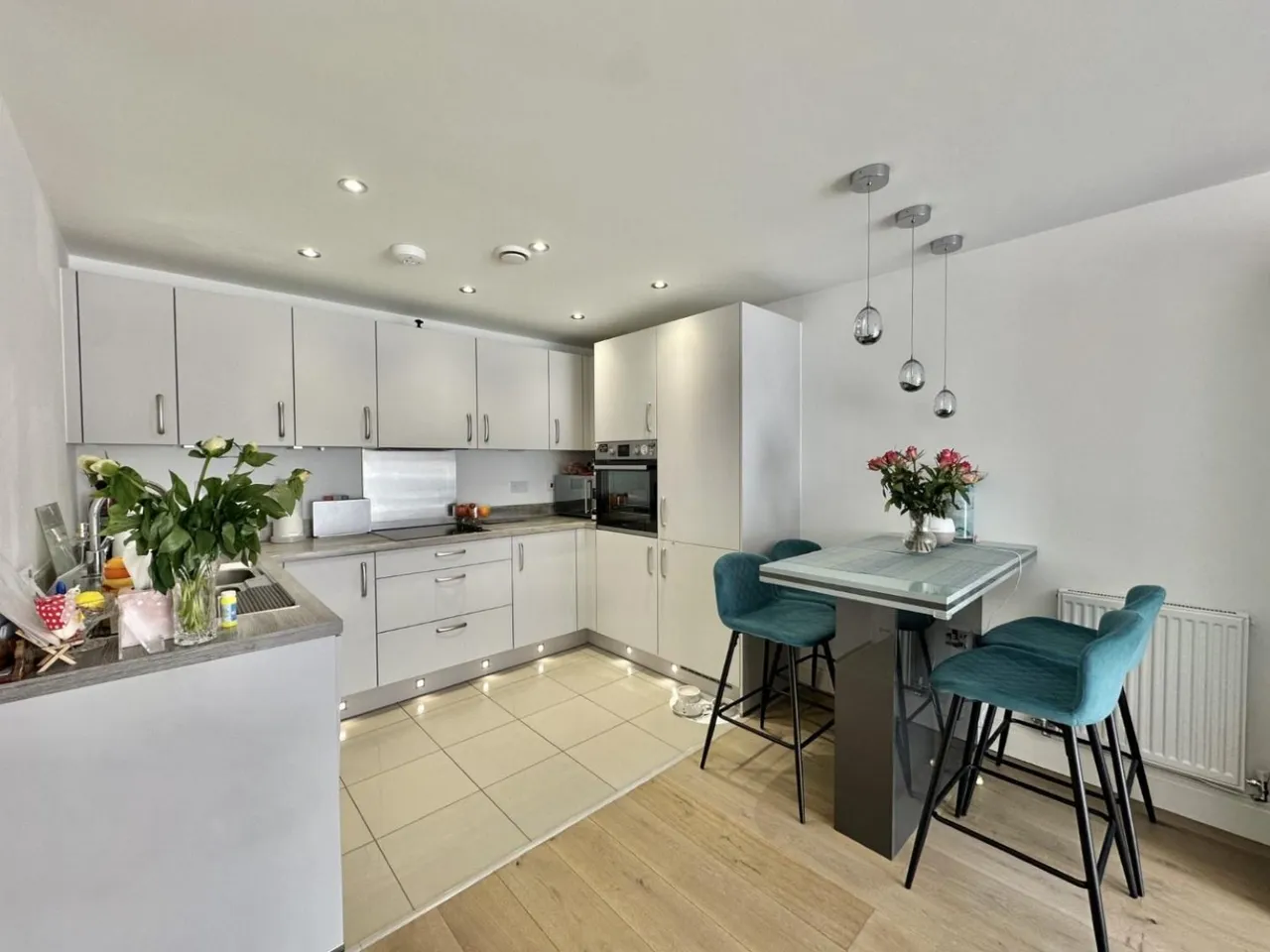 2 bed flat for sale, Perkins Gardens, Ickenham, UB10