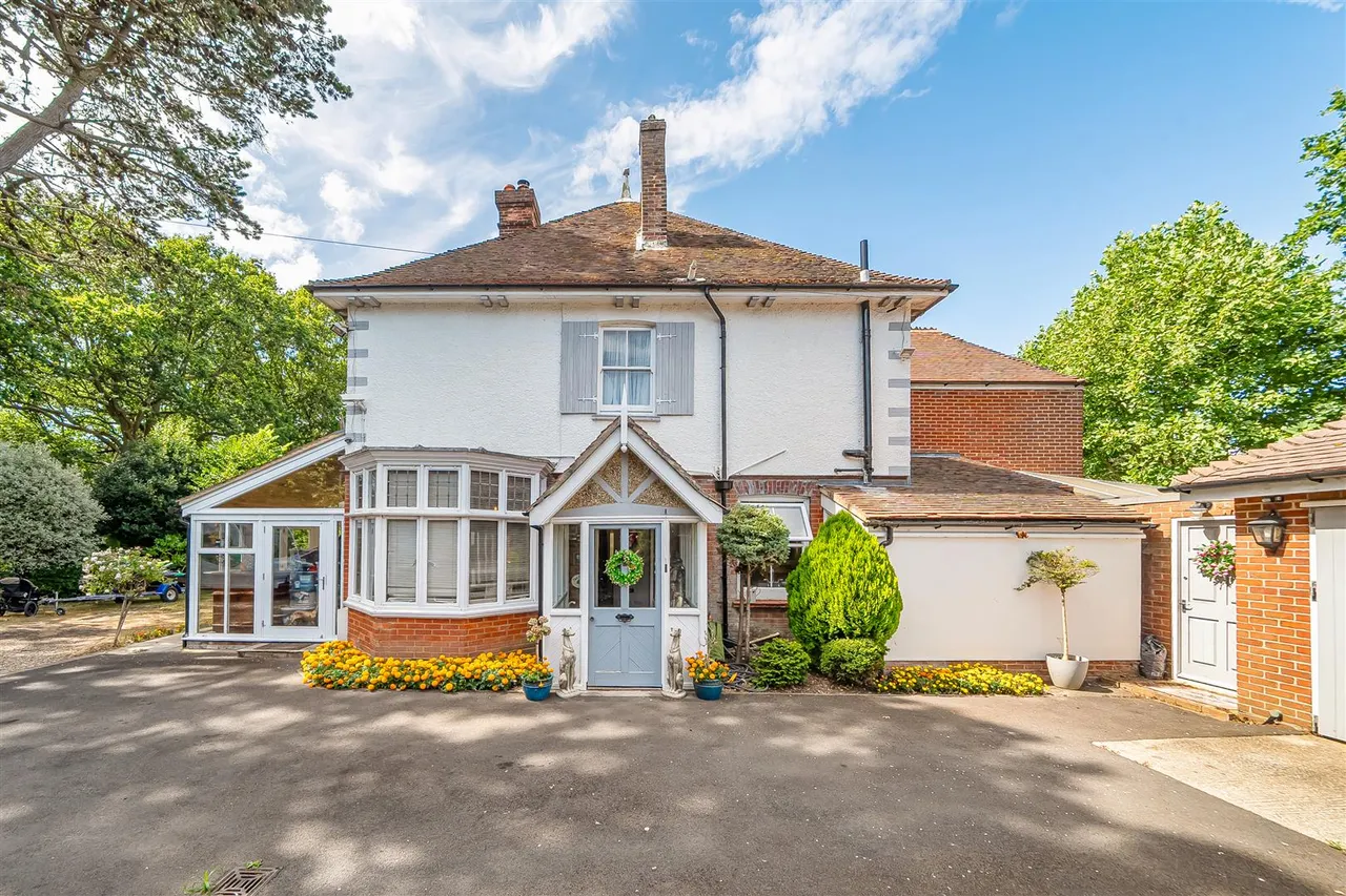 Warsash Road, Titchfield Common, photo 15