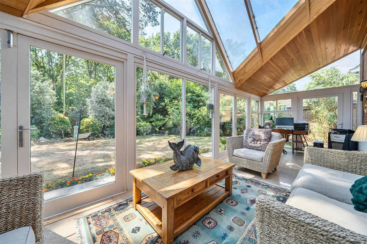 Warsash Road, Titchfield Common, photo 5