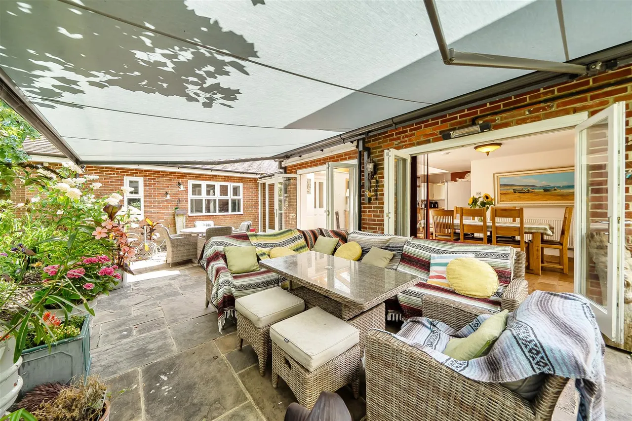 Warsash Road, Titchfield Common, photo 12