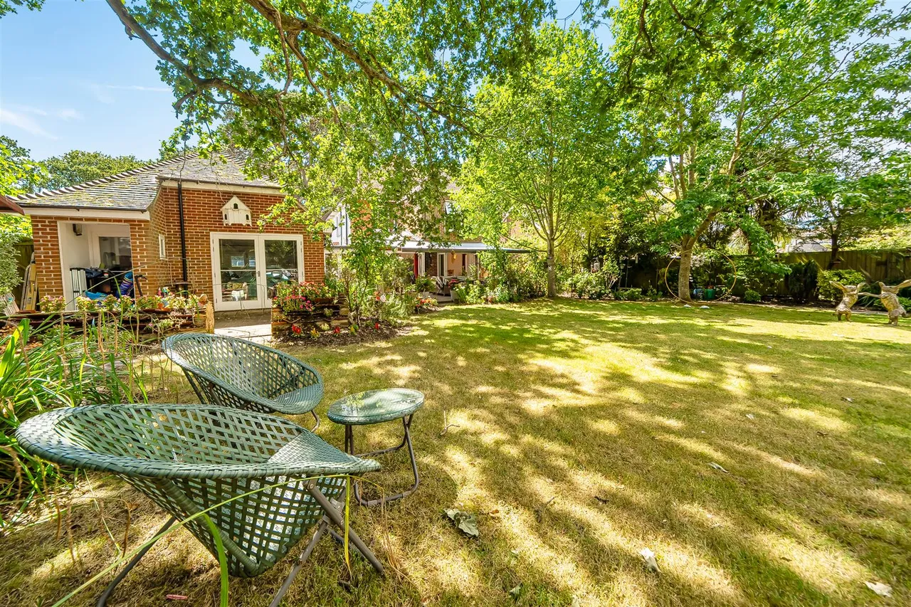 Warsash Road, Titchfield Common, photo 13