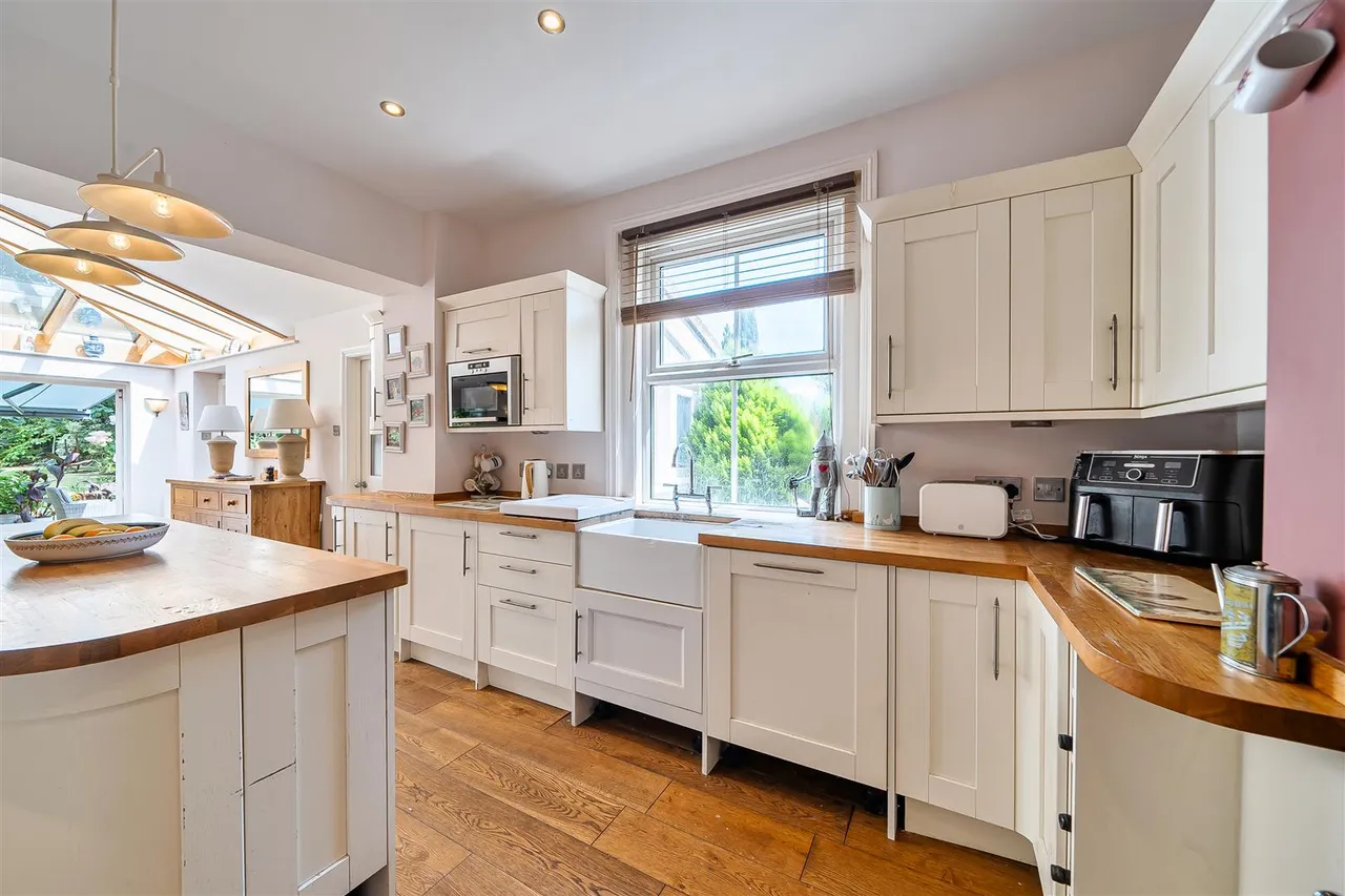 Warsash Road, Titchfield Common, photo 8