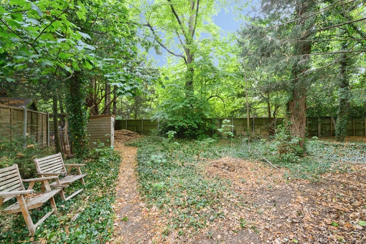 Headley Road, Leatherhead, KT22, photo 21