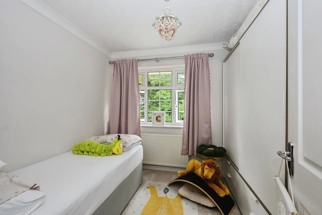 Headley Road, Leatherhead, KT22, photo 18