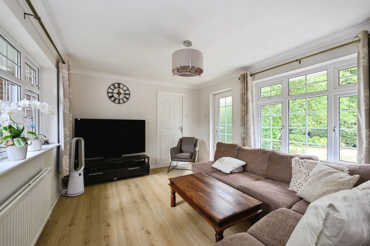 Headley Road, Leatherhead, KT22, photo 4