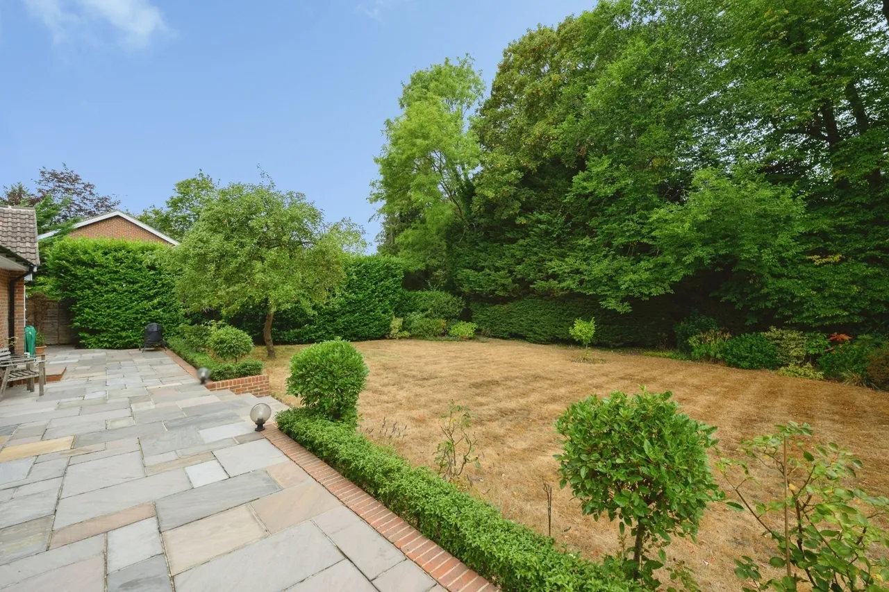 Headley Road, Leatherhead, KT22, photo 15