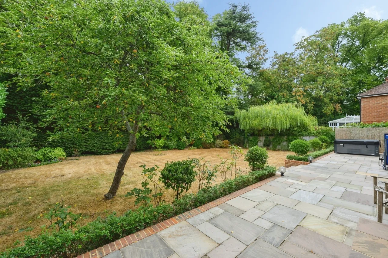 Headley Road, Leatherhead, KT22, photo 14