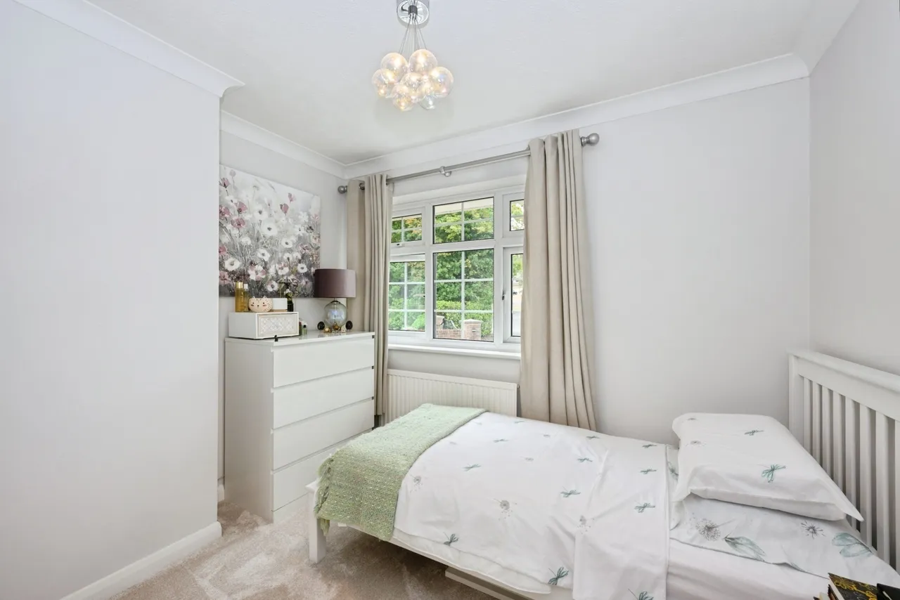 Headley Road, Leatherhead, KT22, photo 12