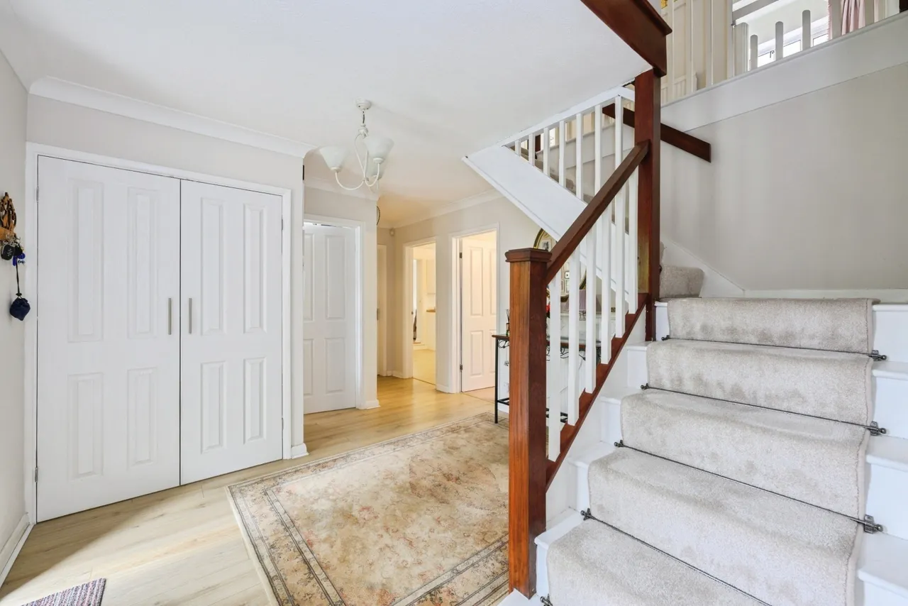 Headley Road, Leatherhead, KT22, photo 11
