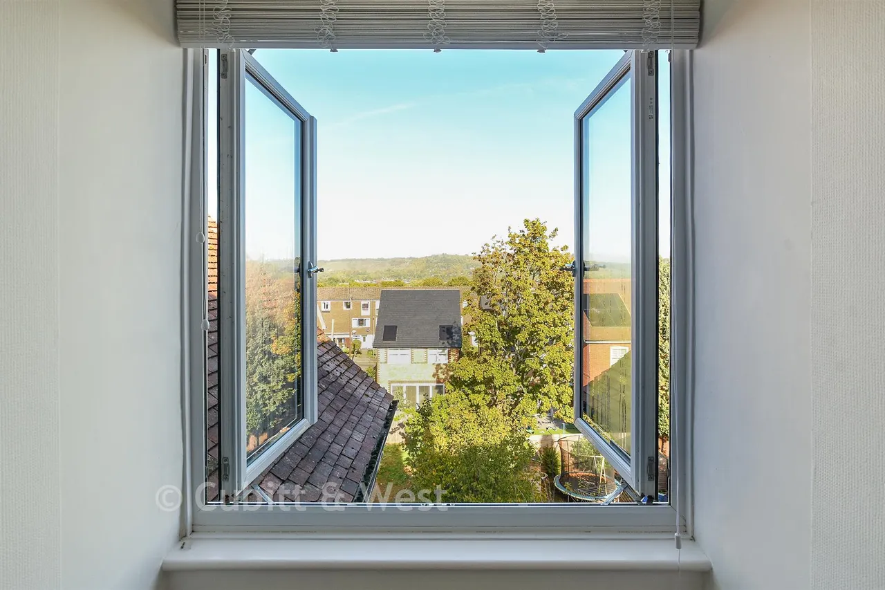 Smoke Lane, Reigate, RH2, photo 12