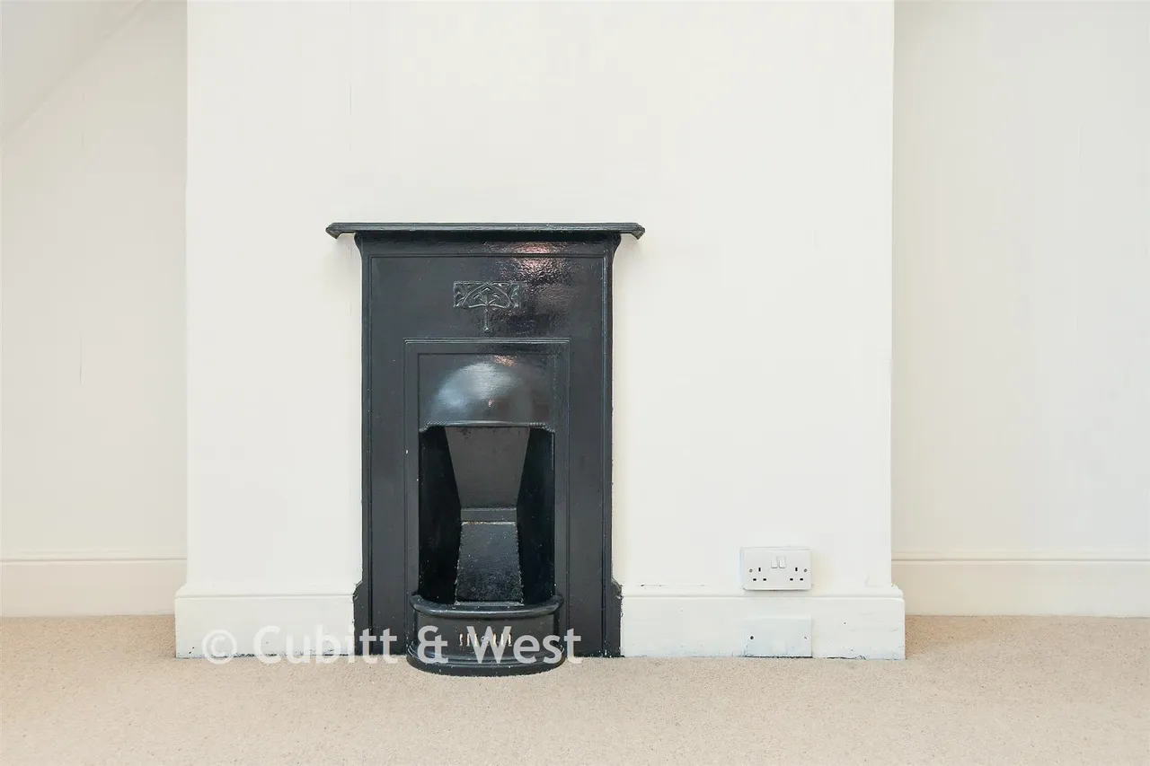 Smoke Lane, Reigate, RH2, photo 13