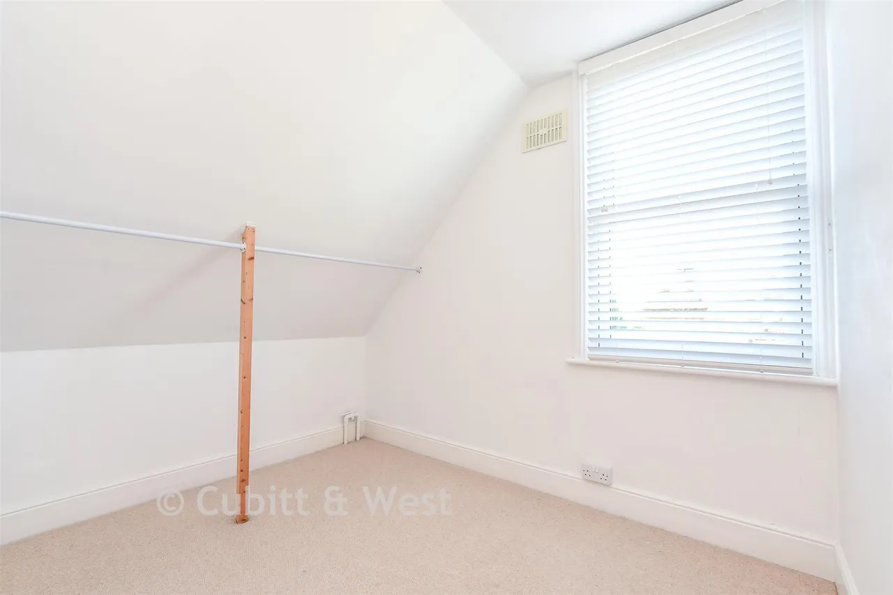 Smoke Lane, Reigate, RH2, photo 9