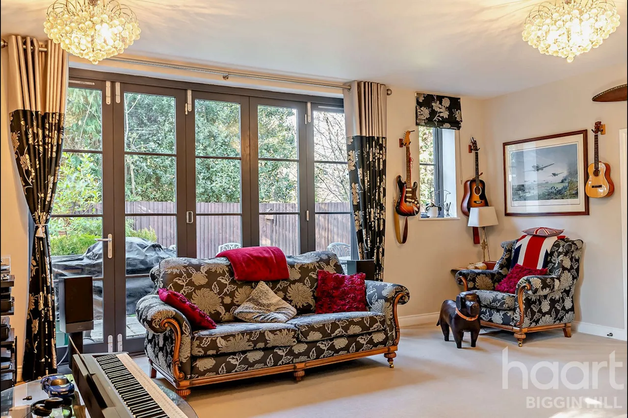 High Street, Brasted, TN16, photo 11