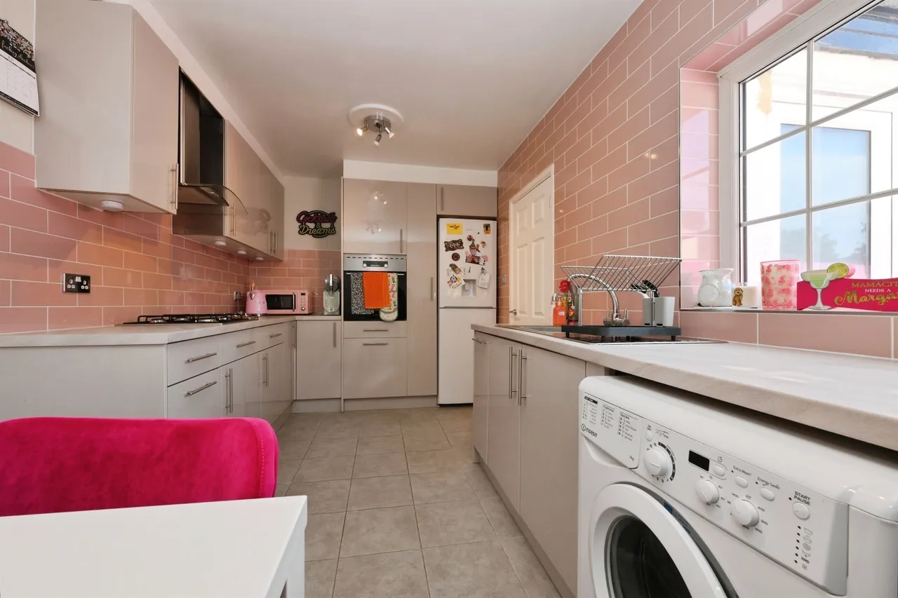 Stortford Road, Hoddesdon, photo 6