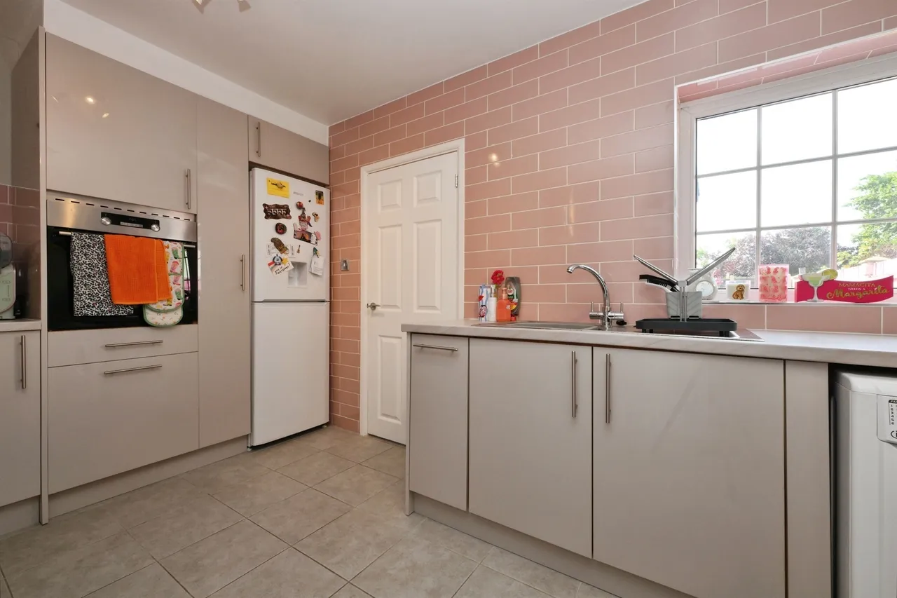 Stortford Road, Hoddesdon, photo 7