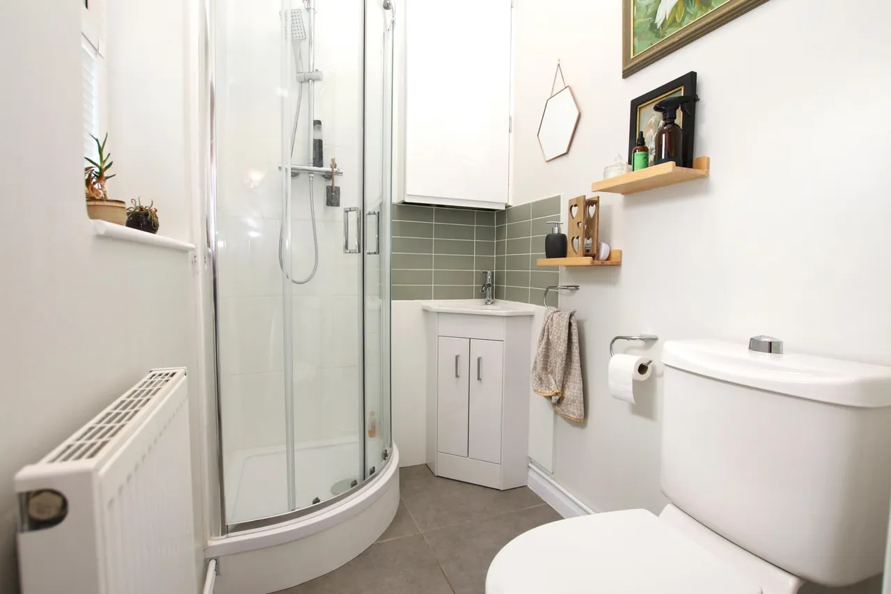 Halls Court, Dunston, LN4, photo 8