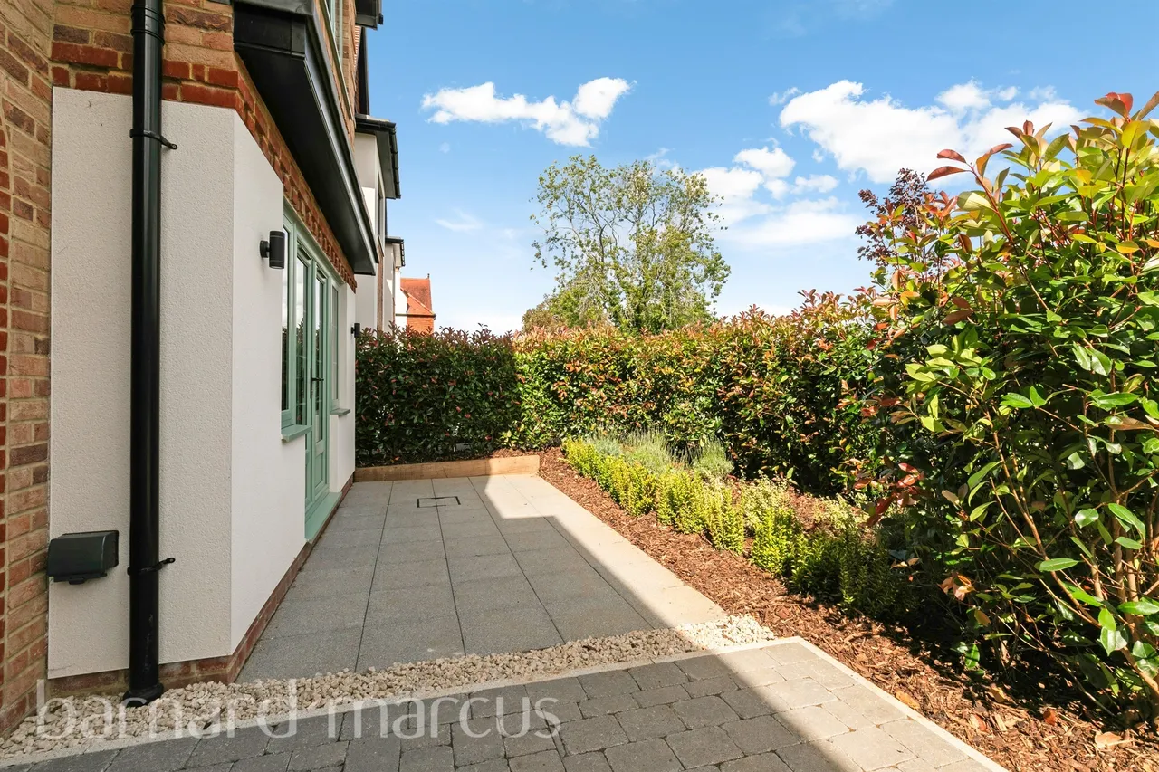Hillbury Road, Warlingham, CR6, photo 13
