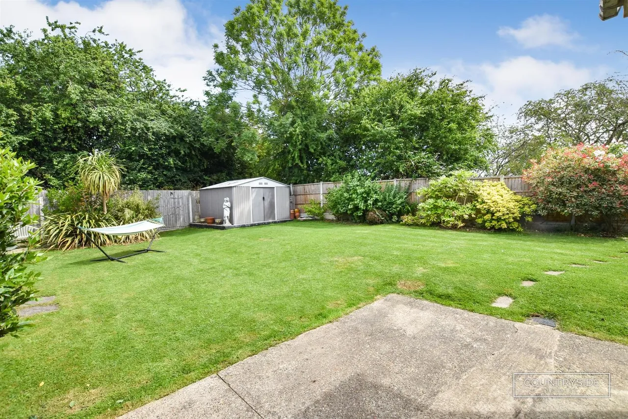 Boyce View Drive, Benfleet, photo 18