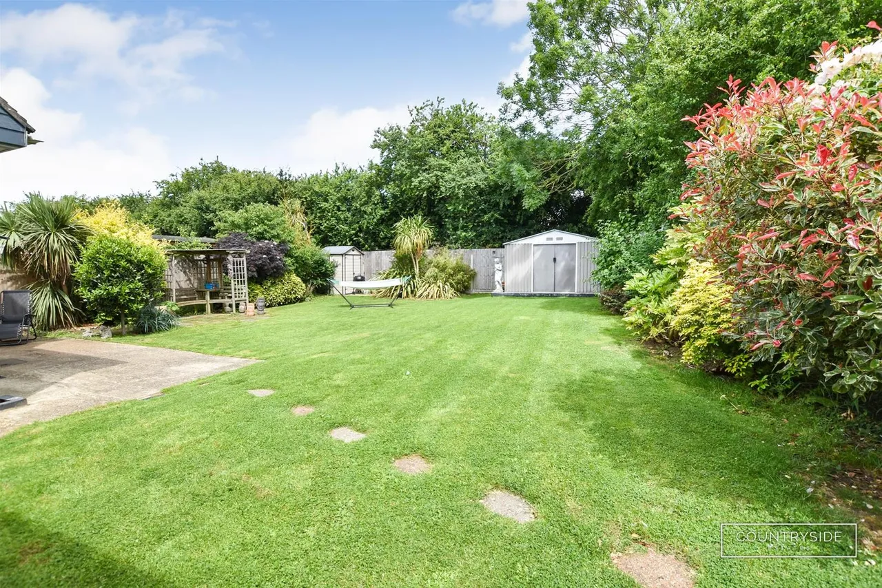 Boyce View Drive, Benfleet, photo 3