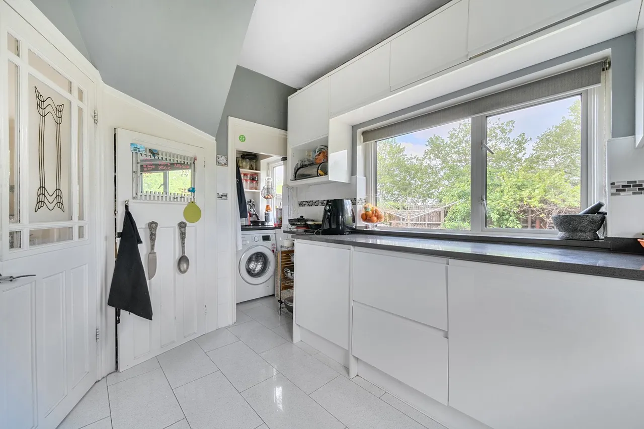 Woodyates Road, SE12, photo 15