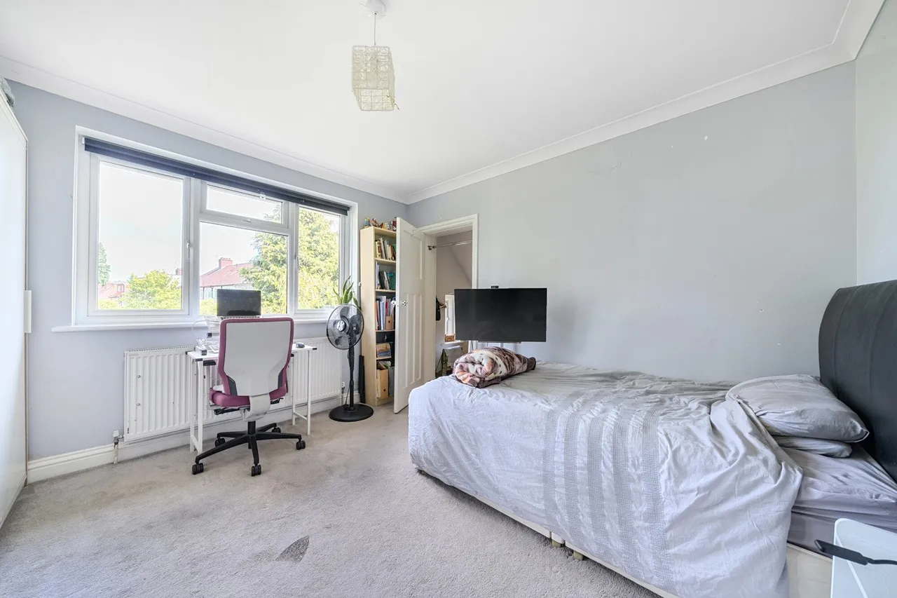 Woodyates Road, SE12, photo 19