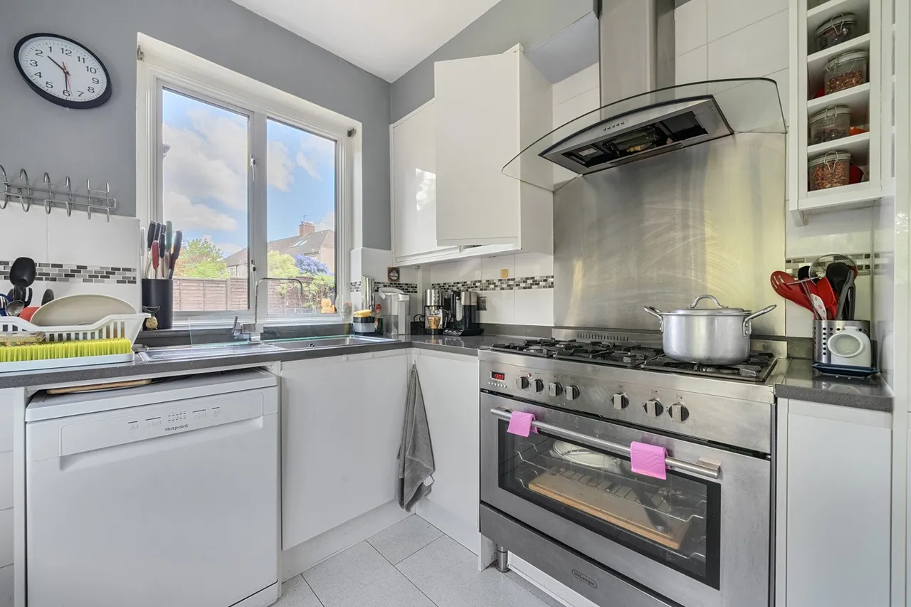 Woodyates Road, SE12, photo 14