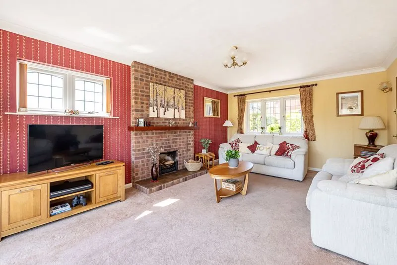 Orchard Close, Wingrave, HP22, photo 3
