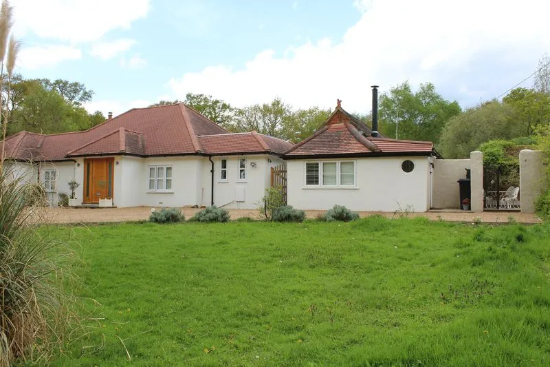 Fetcham, Leatherhead KT22 9SS, photo 9