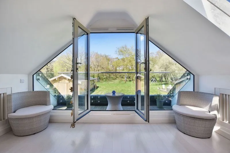 Fetcham, Leatherhead KT22 9SS, photo 7