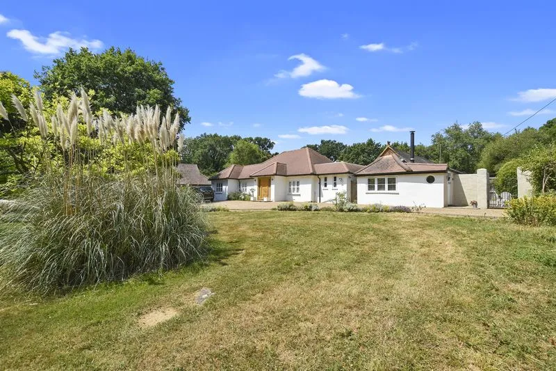 Fetcham, Leatherhead KT22 9SS, photo 8